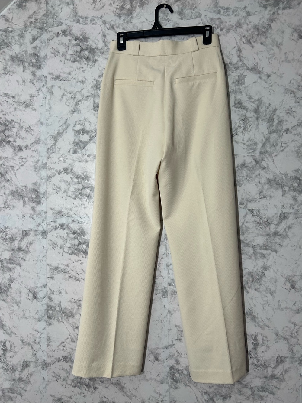 Stockholm Atelier & Other Stories Cream Wide-Leg Dress Pants
58 - Picture 2 of 9
